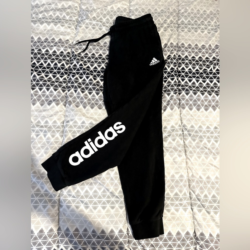 New Adidas Joggers Size Medium